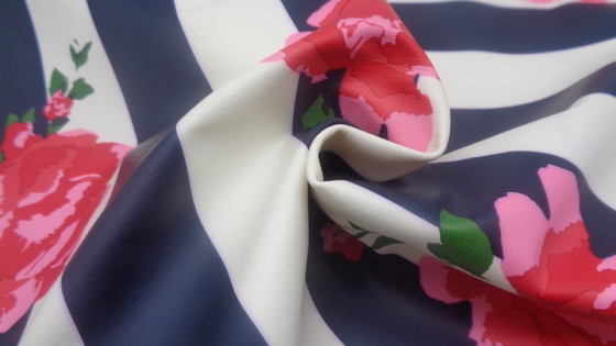 PU Coated Winter Jacket Fabric 237 GSM Windproof Rose Printed